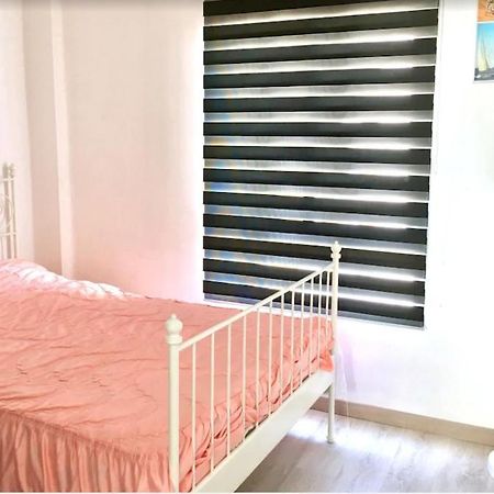Oyo Guest House Duc De Gaeta Valencia Exterior photo